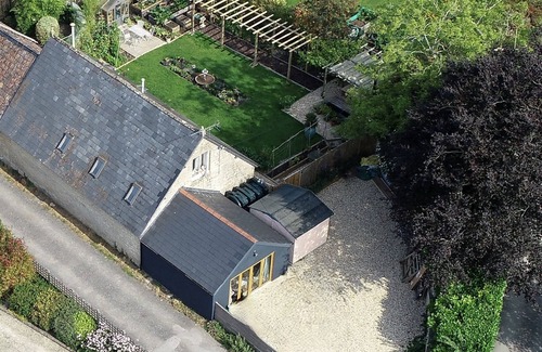 Cherhill Maison | Luxury Barn Stay Sleeps 8