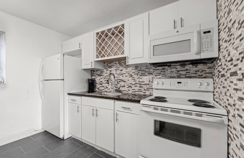 Palm Beach - West Palm Beach Maison | Luxury Beach Condo Getaway with fast Wifi