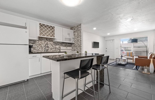 Palm Beach - West Palm Beach Maison | Luxury Beach Condo Getaway with fast Wifi