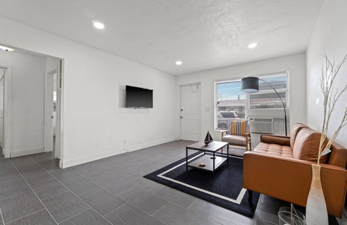 Palm Beach - West Palm Beach Maison | Luxury Beach Condo Getaway with fast Wifi