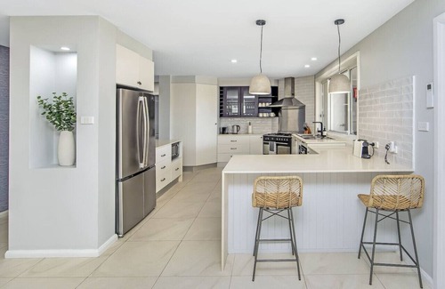 Long Jetty Maison | Luxury Beach Home ~ Heated Pool ~ Hot Spa ~ Fire Pitt ~ Golf