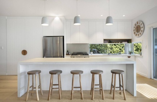 North Manly Maison | Luxury Beach House with Pool Near to Manly Beach