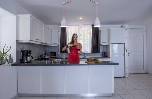 Kiveri Appartement | Loft de luxe sur la plage, balcon avec vue sur la mer, près de Nauplie, Mycènes