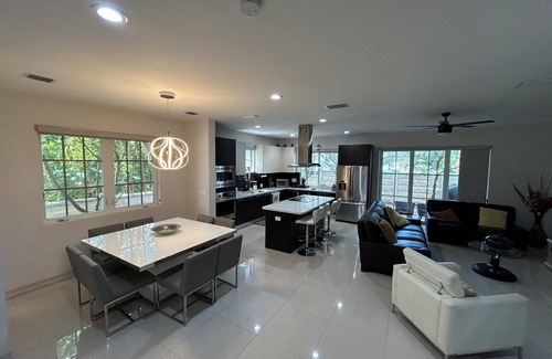 Pompano Beach Maison | Luxury Beach Townhouse steps from the Beach!