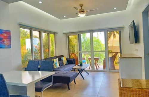 Zamboanguita Appartement | Luxury Beachfront Apartment by Green Turtle Residences