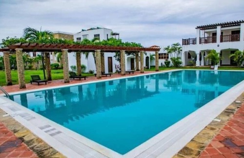 Mombasa Appartement | luxury beachfront is directly on white sandy beach giving fresh air