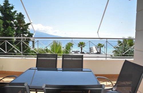 Nees Pagases Maison | Luxury Beachfront Suite