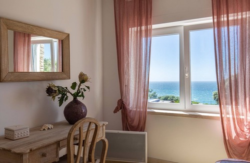 Colares Appartement | Luxury Beachfront Villa