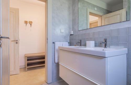 Colares Appartement | Luxury Beachfront Villa