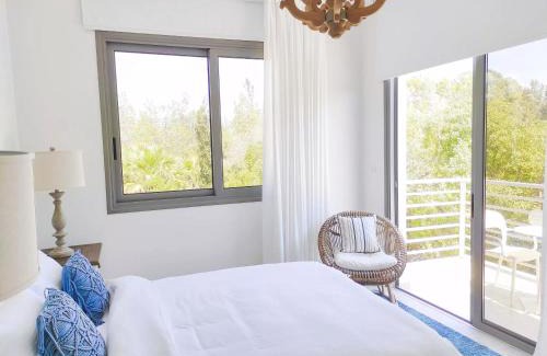 Mazotos Maison | Luxury Beachfront Villa With Private Pool, Private Beach, Yoga & Sea Adventures