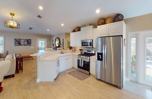 New Smyrna Beach Maison | Luxury Beachside Home w\private heated pool/spa Bikers welcome!
