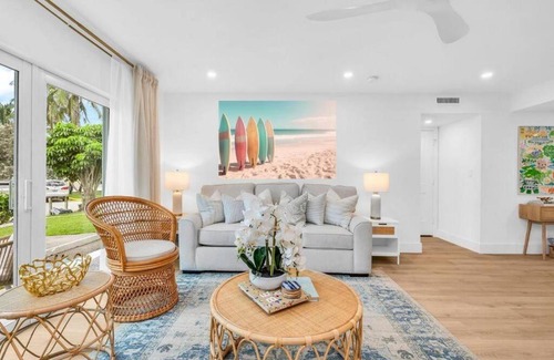 Juno Beach Appartement | Luxury Beachside Condo 1 Steps to the Beach