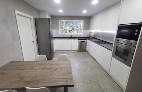 S'Agaro Maison | Villa de Luxe à 100m de la Plage avec Piscine, 4 Chambres, 4 Salles de Bain, Jardin et Garage