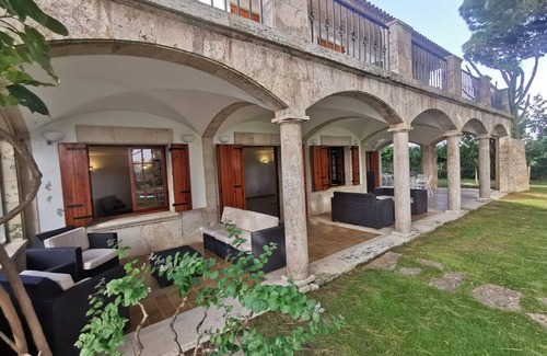 S'Agaro Maison | Villa de Luxe à 100m de la Plage avec Piscine, 4 Chambres, 4 Salles de Bain, Jardin et Garage