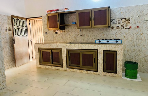 Abomey-Calavi Villa | Résidence à chambre d’hôte luxueux, Wifi, Calme , discret dans une zone sécurisé