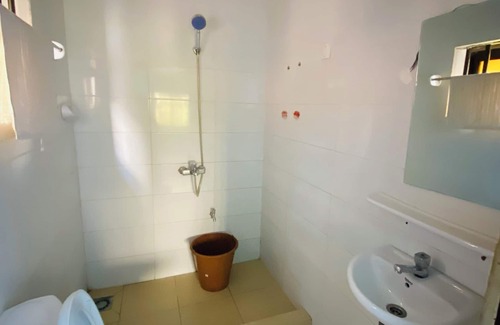 Abomey-Calavi Villa | Résidence à chambre d’hôte luxueux, Wifi, Calme , discret dans une zone sécurisé