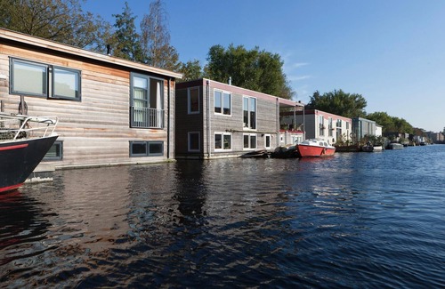 Centrale Markt Location De Bateaux | B&B de luxe sur une péniche dans les canaux d'Amsterdam