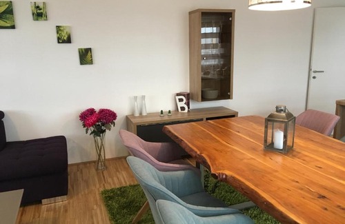 Favoriten Appartement | Luxury Belvedere View New Apartment