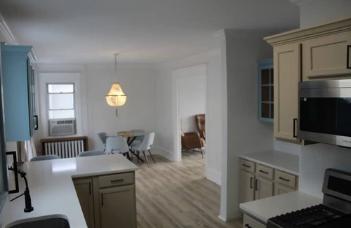 Pleasantville Maison | Luxury Boho Bay House. Balcony with Sunset Views, Near Casinos & Beach