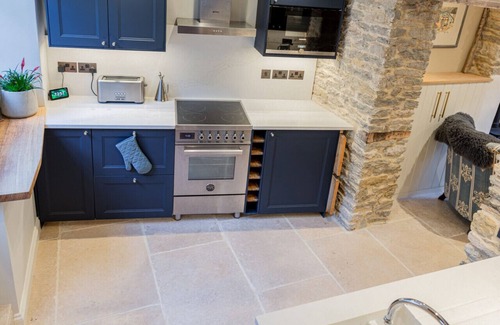 Malmesbury Maison | Luxury Bolthole in the Heart of the Cotswolds!