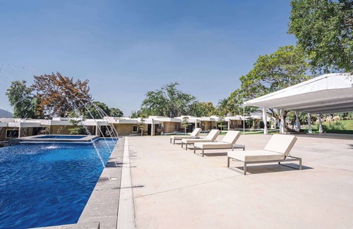 Cajititlan Maison | Luxury Bungalow Lake view Cajititlan