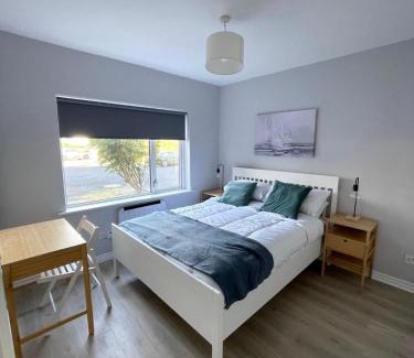 Galway Appartement | Luxury By The Coast- sleeps 4