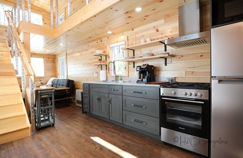 Cavendish Cabine | Luxury Cabin #3 Hot Tub, Kayaks, Paddle Boards, Private Fire Pit