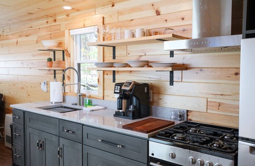 Cavendish Cabine | Luxury Cabin #3 Hot Tub, Kayaks, Paddle Boards, Private Fire Pit