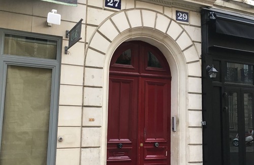 8th Arrondissement Appartement | Luxe, Calme et Elégance au coeur des Champs-Elysées avec le Champagne offert!!!