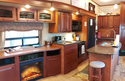 Micanopy Maison | Luxury camping on horse farm in Reddick