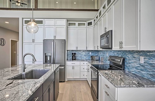 Morristown Maison | NEW! Luxury Home w/ Fire Pit: Boat, Fish & Explore