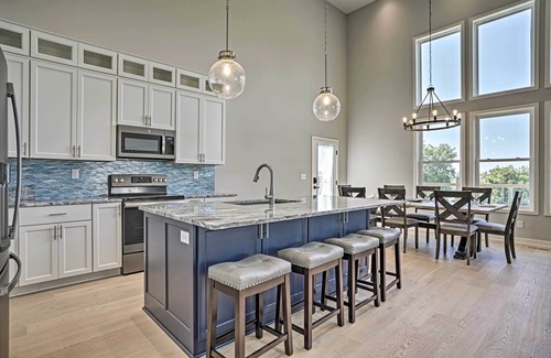 Morristown Maison | NEW! Luxury Home w/ Fire Pit: Boat, Fish & Explore