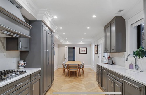 Capitol Hill Maison | Luxury Capitol Hill Home steps from US Capitol. 4BR 4.5 Bath Patio and Deck