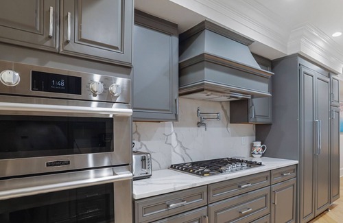 Capitol Hill Maison | Luxury Capitol Hill Home steps from US Capitol. 4BR 4.5 Bath Patio and Deck