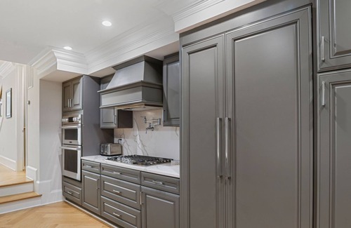 Capitol Hill Maison | Luxury Capitol Hill Home steps from US Capitol. 4BR 4.5 Bath Patio and Deck