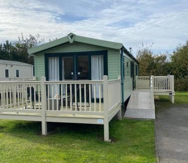 Winestead Autre | LUXURY CARAVAN 10 mins TO BEACH