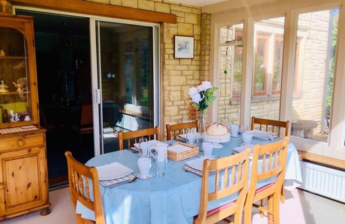 Bourton Maison | Luxury, Central, Bourton-on-the-Water sleeps 6-11*