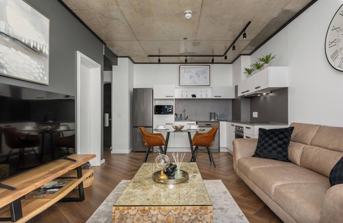 Flora Park Appartement | Luxury Century City Apartment | Lagoon Views
