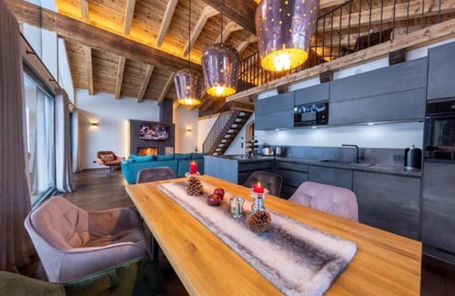 Sankt Johann in Tirol Chalet De Ski | Chalet de luxe avec étang de baignade et sauna