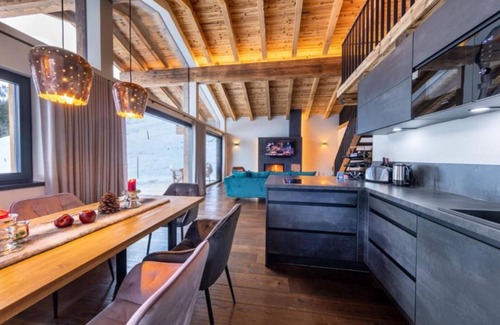 Sankt Johann in Tirol Chalet De Ski | Chalet de luxe avec étang de baignade et sauna