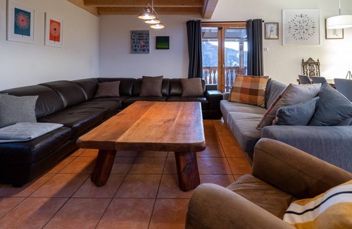 Vallandry Maison | Luxury chalet (14p) 6 bedrooms, 3 bathrooms & sauna. In the centre of Vallandry, with a beautiful view