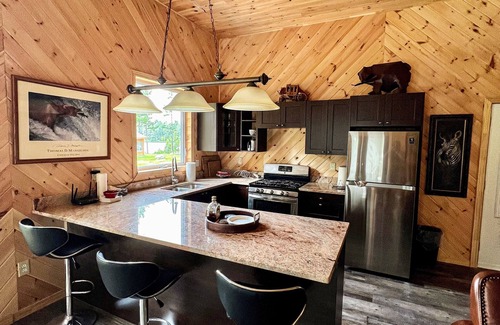 River Valley Cabine | Luxury Chalet On Lake Obabika - Private Beaches & Campsites