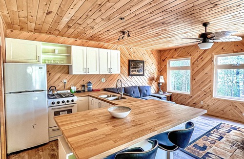 River Valley Cabine | Luxury Chalet On Lake Obabika - Private Beaches & Campsites