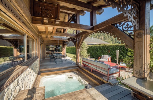 Araches-la-Frasse Chalet De Ski | Chalet d’exception, 365 m², authentique, tout confort, jacuzzi, billard, 12 pers