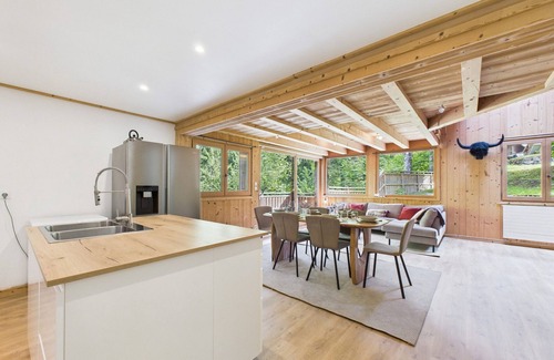 Les Prodains Chalet De Ski | Luxury Chalet in Morzine for 21, SPA, Sauna, Wifi