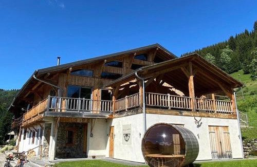 La Cote-d'Arbroz Chalet De Ski | Luxury Chalet, stunning views with hot tub & sauna