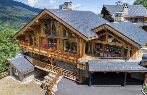 Meribel Village Chalet De Ski | Chalet de Luxe à Méribel : Piscine, Hammam et Proximité Télésiège
