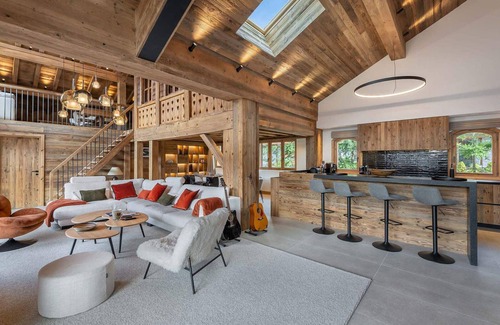 Meribel Village Chalet De Ski | Chalet 5⭐ à Méribel avec Spa, Salle de Sport, Proche des Pistes et Commerces