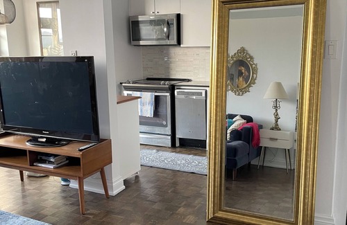Yorkville Appartement | Luxury Character Downtown Apt with Pool. Pet friendly.