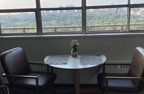 Yorkville Appartement | Luxury Character Downtown Apt with Pool. Pet friendly.